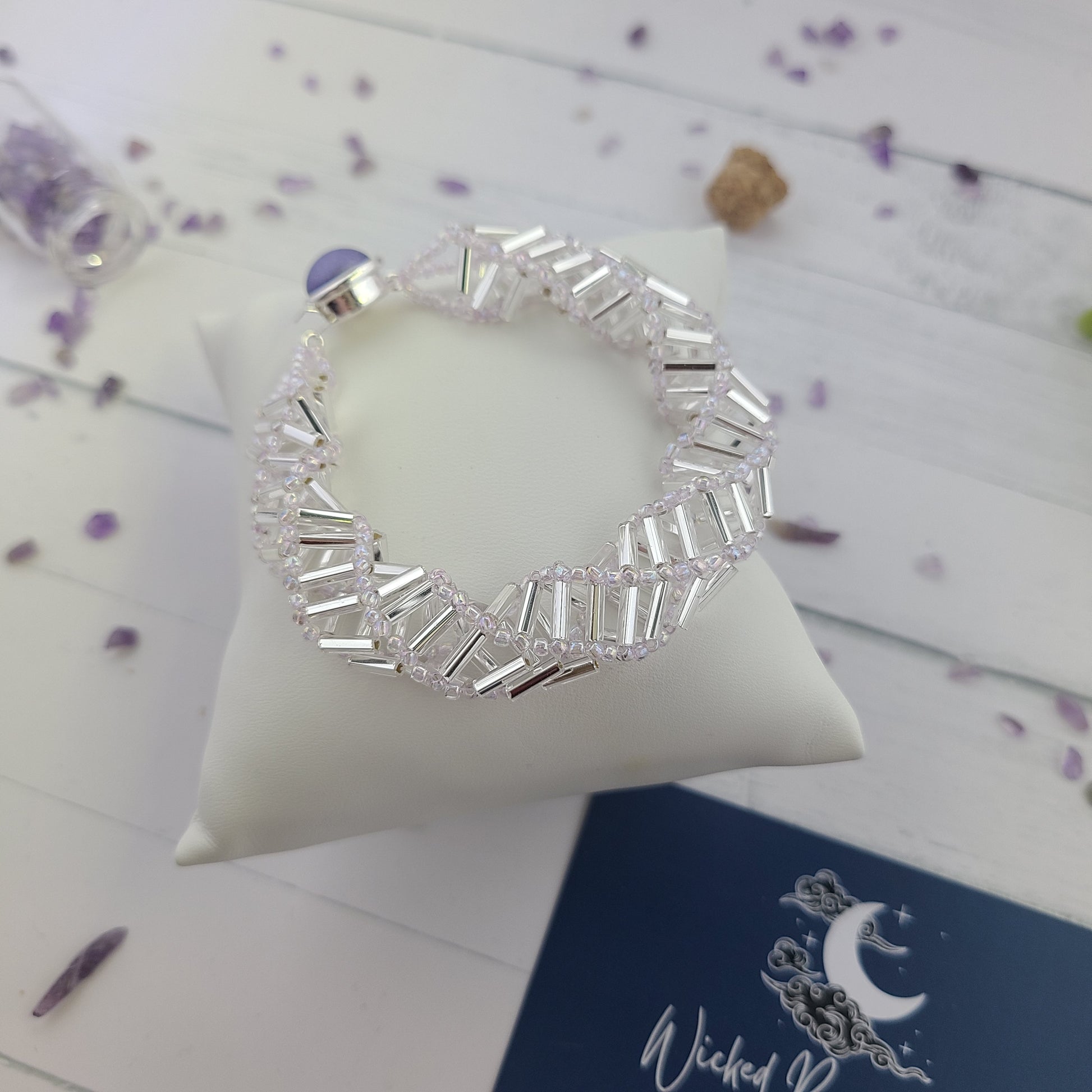 Silver Glass Spiral Twist Beaded Bracelet. 
